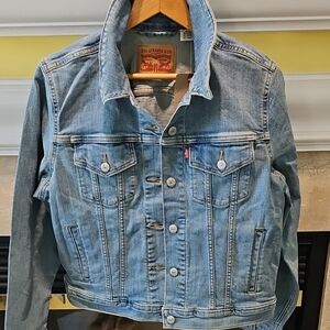 Levi's Washed Denim Jacket NWT